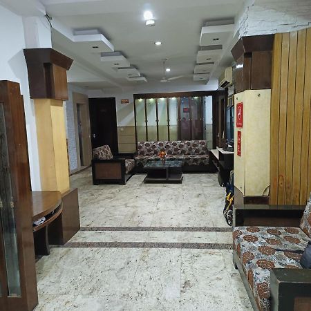 Hotel Tjs Grand Delhi  Esterno foto