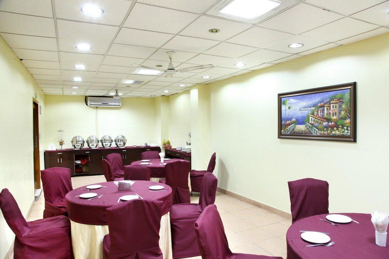 Hotel Tjs Grand Delhi  Esterno foto