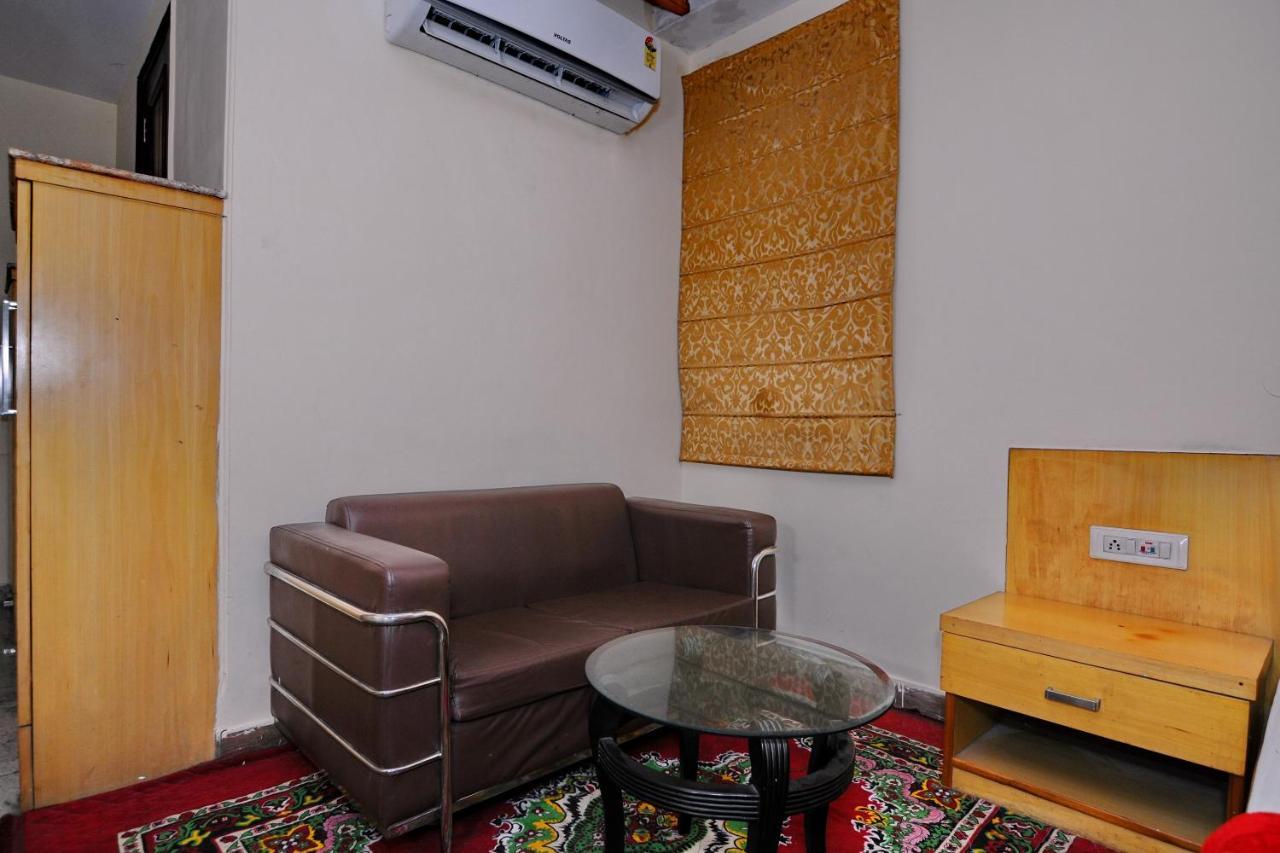 Hotel Tjs Grand Delhi  Esterno foto