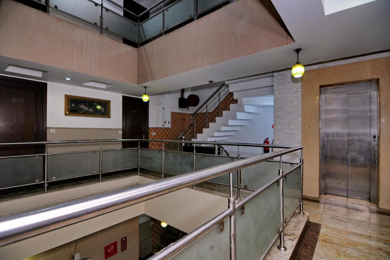 Hotel Tjs Grand Delhi  Esterno foto