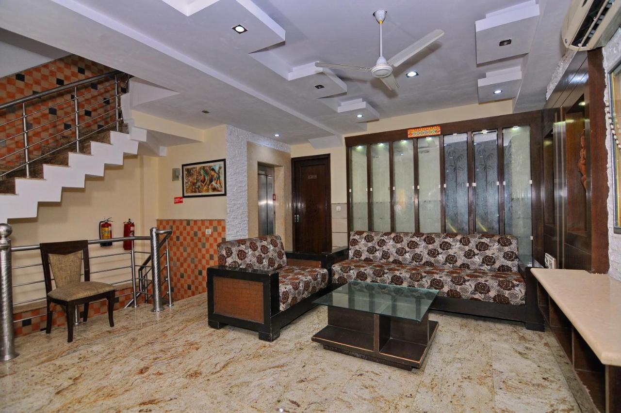 Hotel Tjs Grand Delhi  Esterno foto