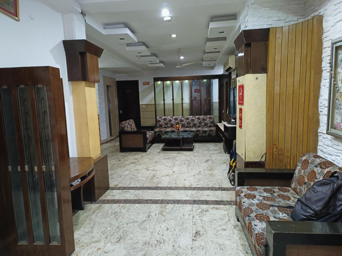 Hotel Tjs Grand Delhi  Esterno foto